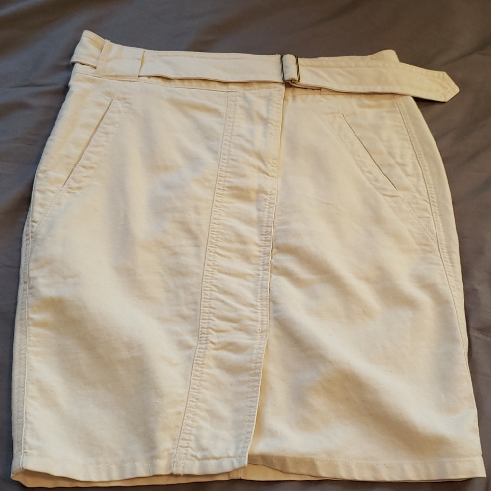 LOFT size 4 skirt.
